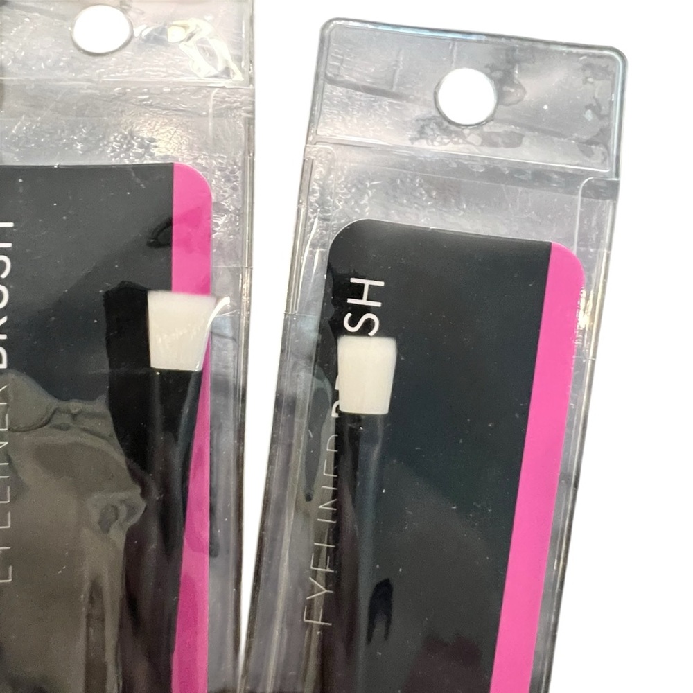 Beauty Essentials Makeup Brush 2 Pc Eyeliner Black Handle NEW White Bristles‎